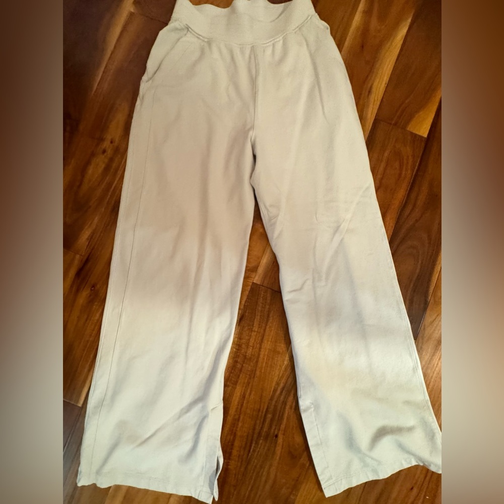 LULULEMON LA Wide Leg Side Slit High Rise Khaki size 6 in VAPOR